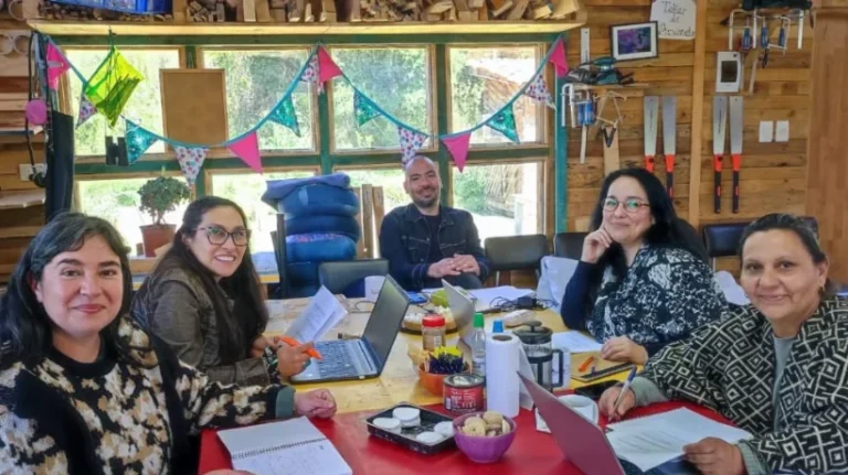 Corporación Memoria Lonquén realizó jornada de evaluación y capacitación en Bioescuela Aula Viva